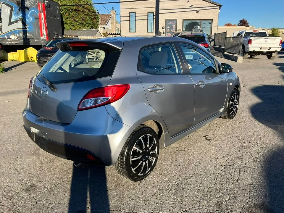 Mazda Mazda2 2011 photo 4