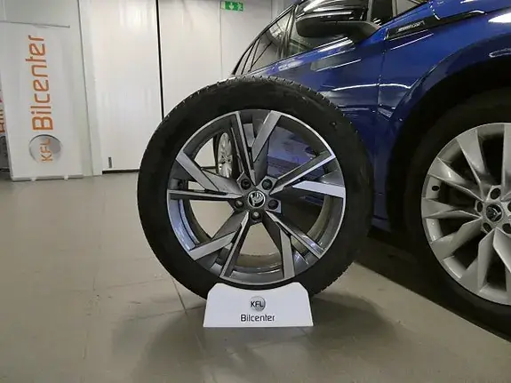 Skoda Enyaq 2023 photo 2