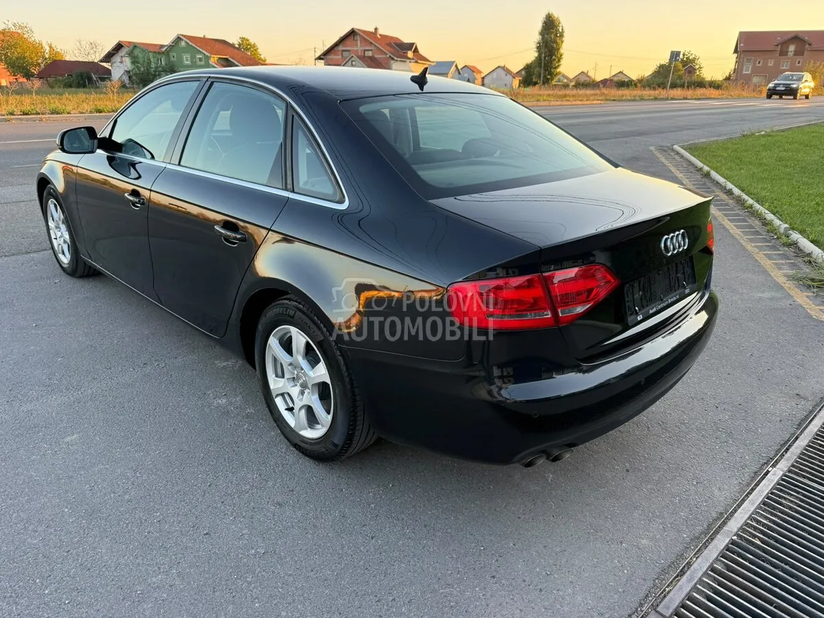 Audi A4 2011 photo 4