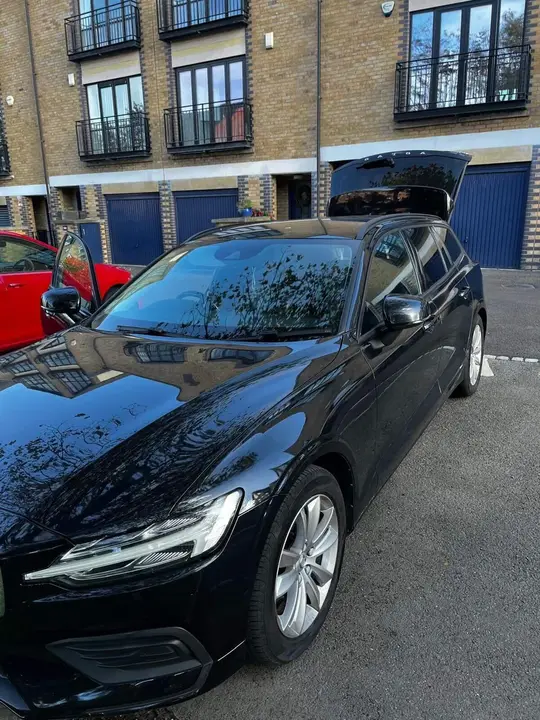 Volvo V60 2019 photo 2