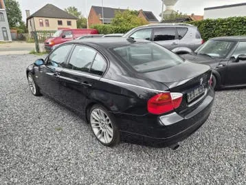 BMW 3 Series 2005 photo 2