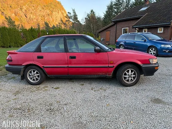 Toyota Corolla 1990 photo 2