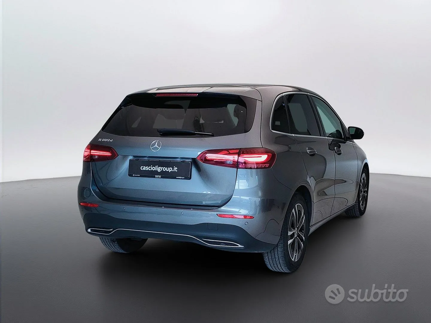 Mercedes-Benz C-Class 2025 photo 5