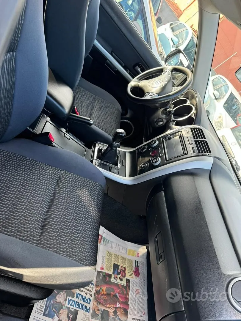 Suzuki Grand Vitara 2011 photo 5