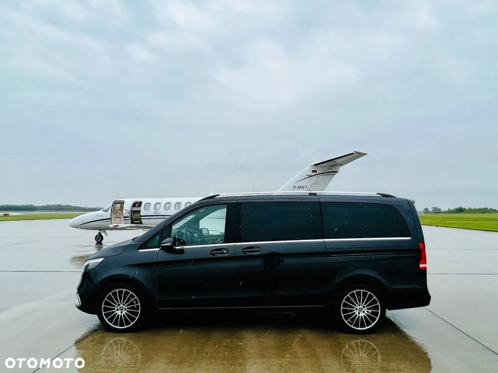 Mercedes-Benz V-Class 2022 photo 2