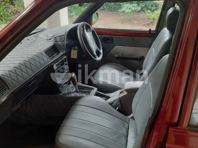 Toyota Carina 1986 photo 2