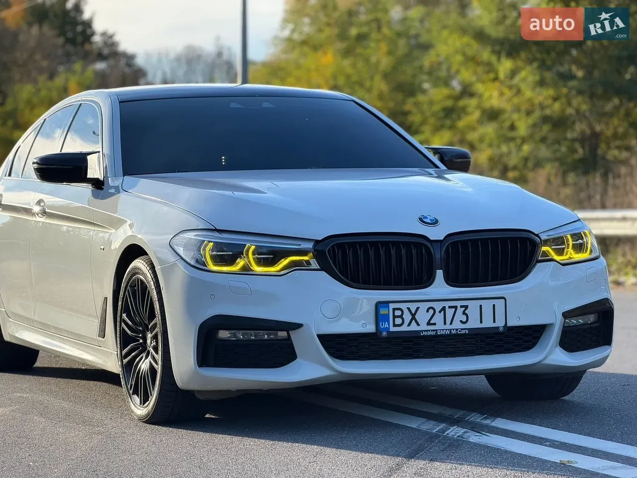 BMW 5 Series 2018 photo 2