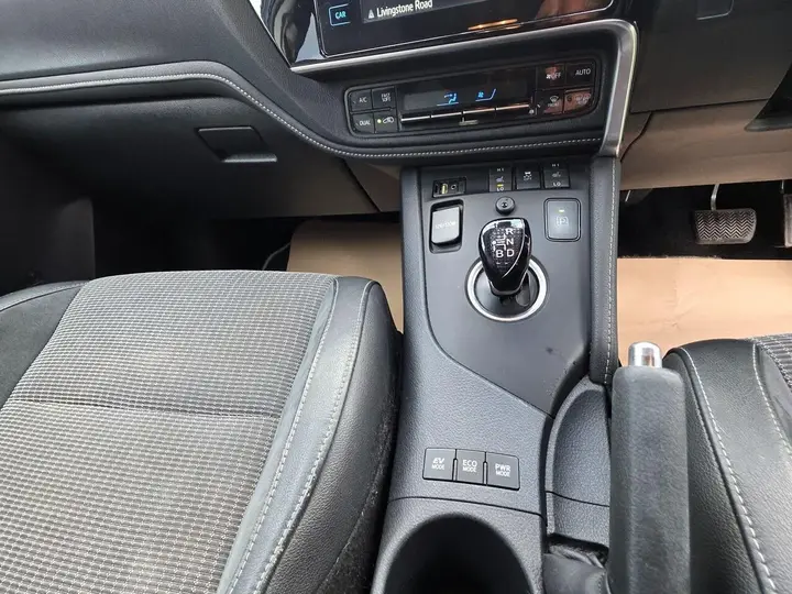 Toyota Auris 2017 photo 3