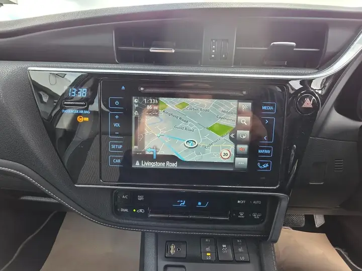 Toyota Auris 2017 photo 2