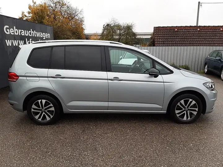 Volkswagen Touran 2026 photo 2