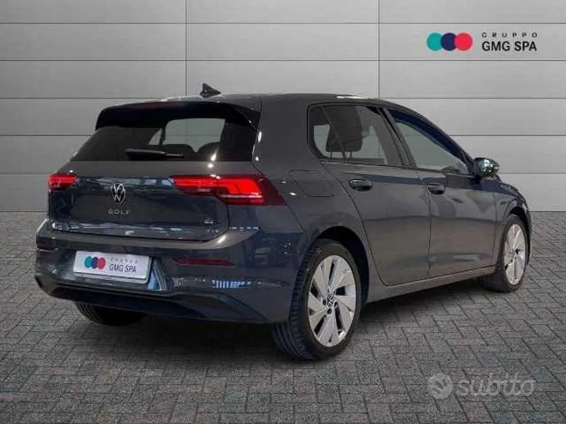 Volkswagen Golf 2025 photo 3
