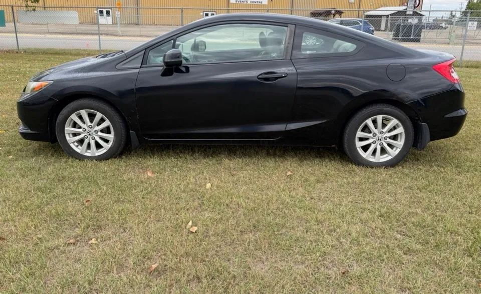 Honda Civic 2012 photo 2