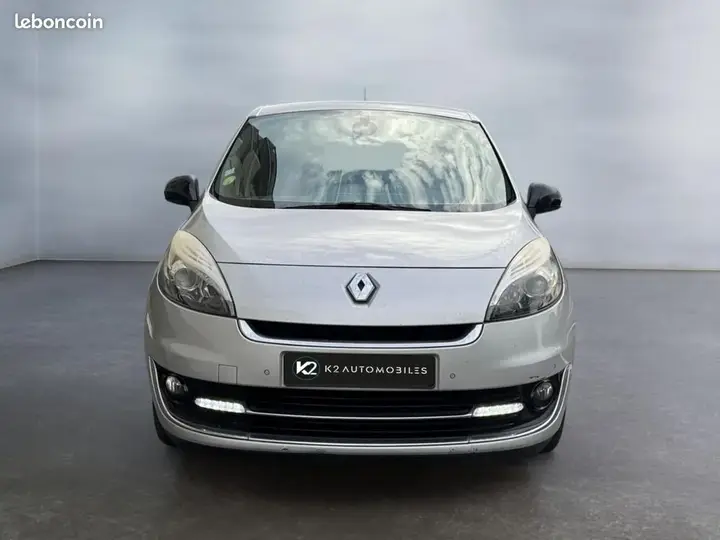 Renault Grand Scenic 2012 photo 2