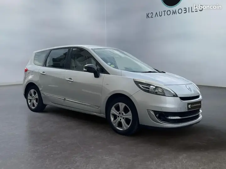 Renault Grand Scenic 2012 photo 3