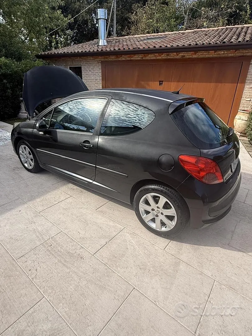 Peugeot 207 2007 photo 2
