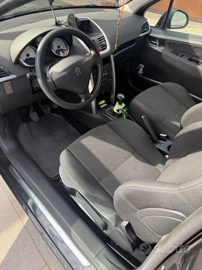 Peugeot 207 2007 photo 5