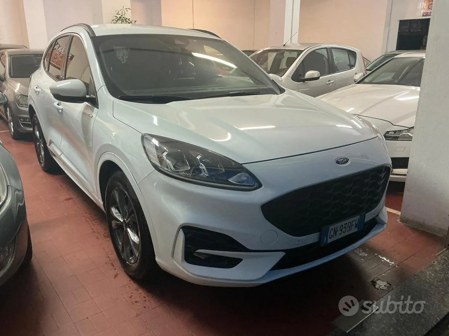 Ford Kuga 2023 photo 2