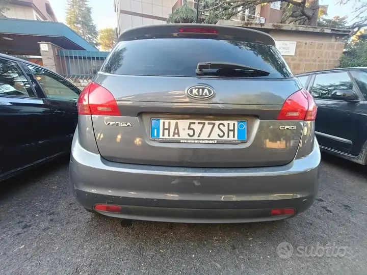Kia Venga 2011 photo 4