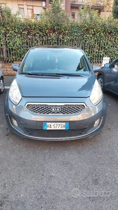 Kia Venga 2011 photo 3