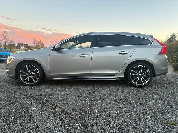 Volvo V60 2014 photo 3