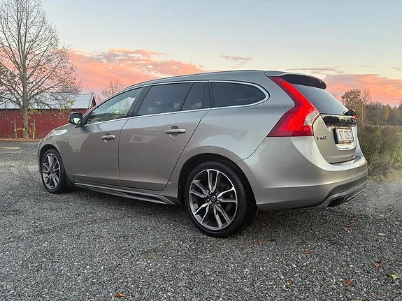 Volvo V60 2014 photo 4