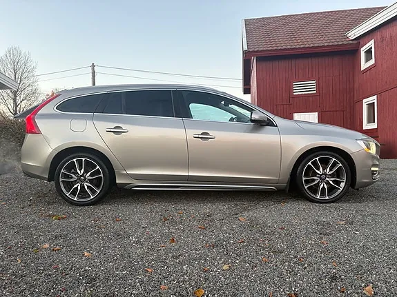 Volvo V60 2014 photo 2