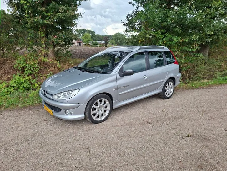 Peugeot 206 2004 photo 3