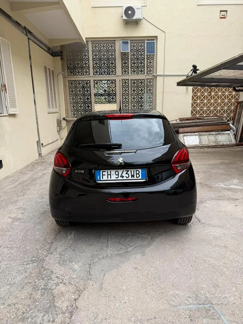 Peugeot 208 2017 photo 3