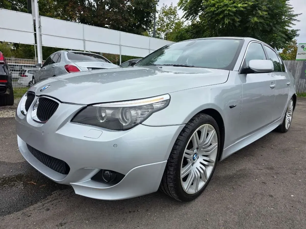 BMW 5 Series 2009 photo 2