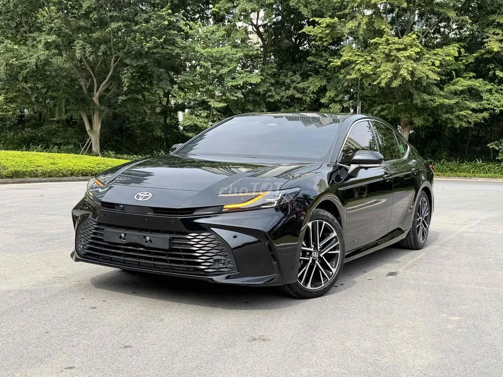 Toyota Camry 2026 photo 2