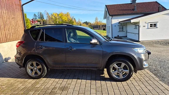 Toyota Rav4 2012 photo 4