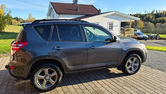 Toyota Rav4 2012 photo 5