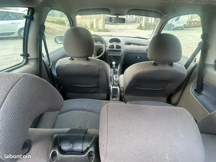 Peugeot 206 2002 photo 3