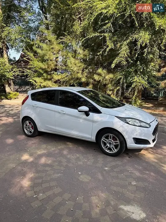 Ford Fiesta 2019 photo 2