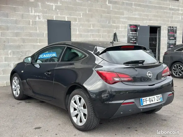 Opel Astra 2012 photo 4