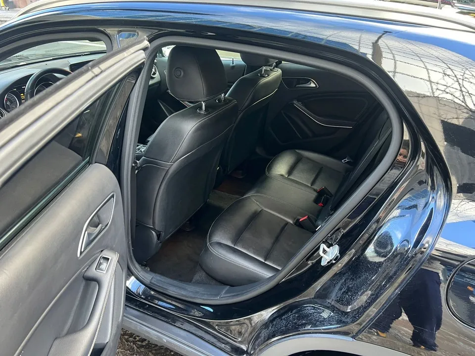 Mercedes-Benz Gla250 2017 photo 5