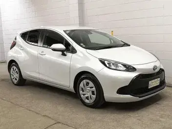 Toyota Aqua 2022 photo 2