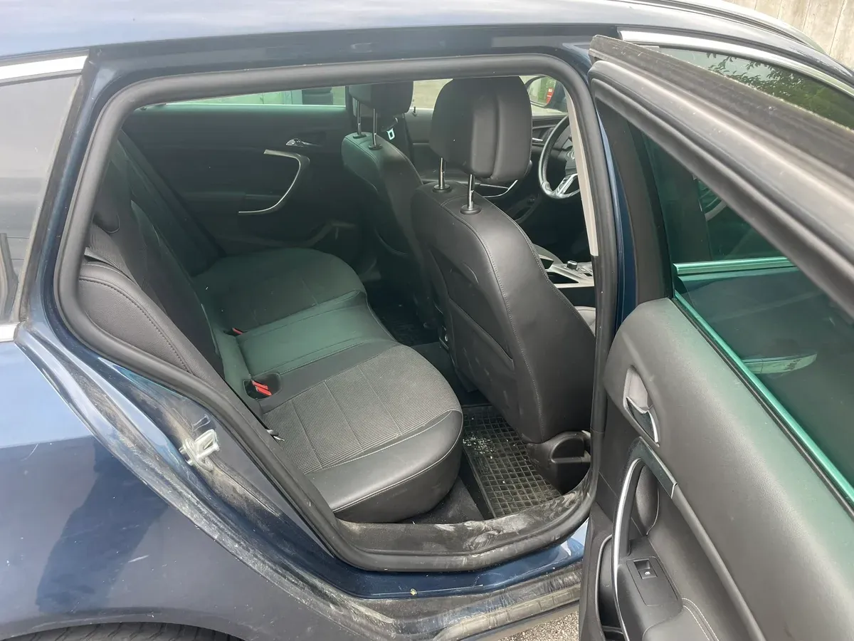Opel Insignia 2010 photo 3
