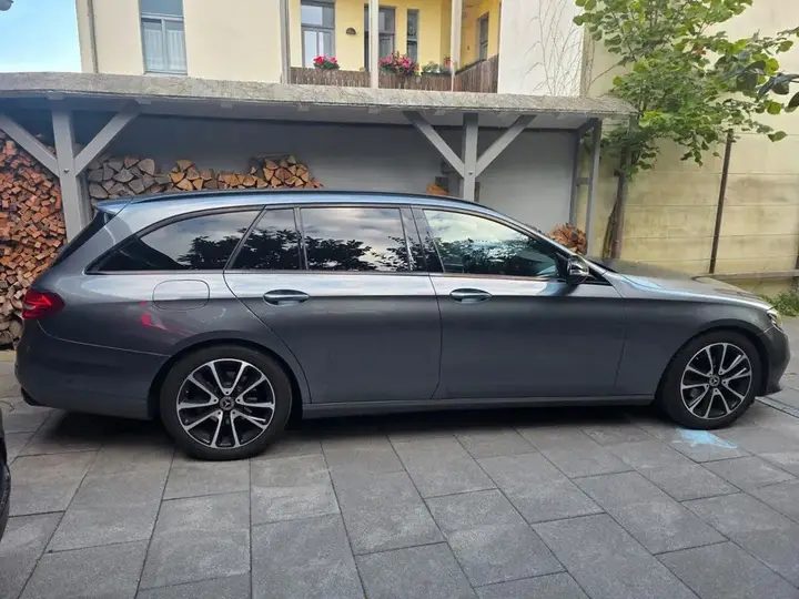 Mercedes-Benz E 200 D