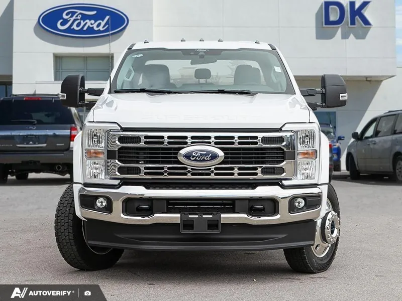 Ford F-450 2026 photo 2