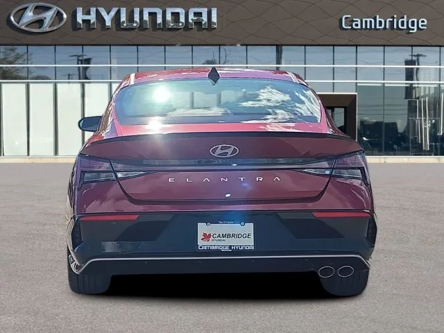 Hyundai Elantra 2025 photo 4