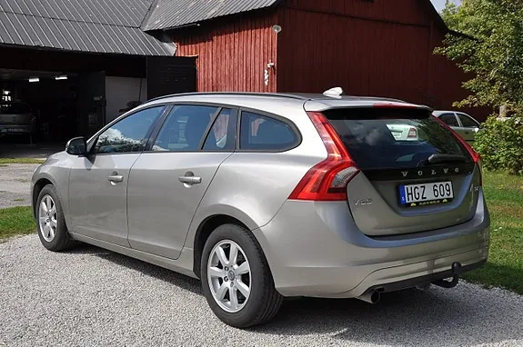 Volvo V60 2014 photo 5
