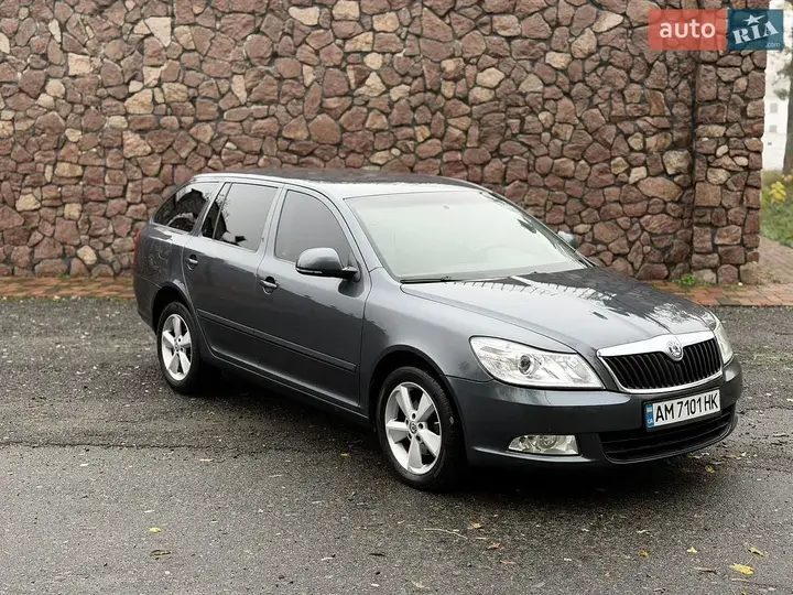 Skoda Octavia 2010 photo 4