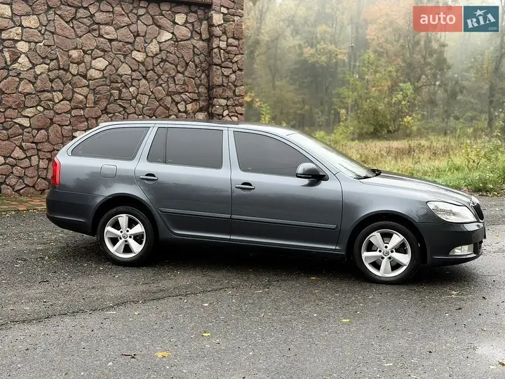 Skoda Octavia 2010 photo 5