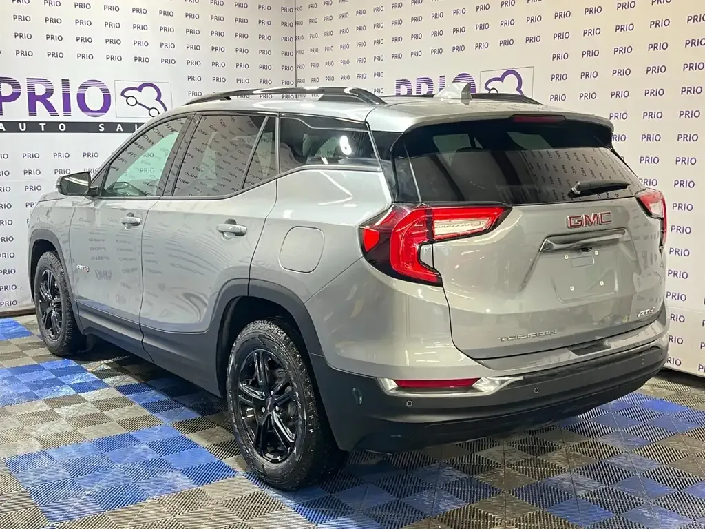 GMC Terrain 2024 photo 3