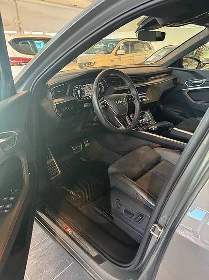 Audi Q8 E-Tron 2024 photo 2
