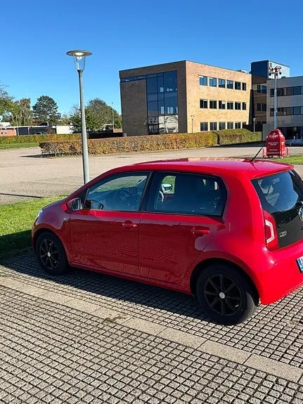 Volkswagen Up 2013 photo 3