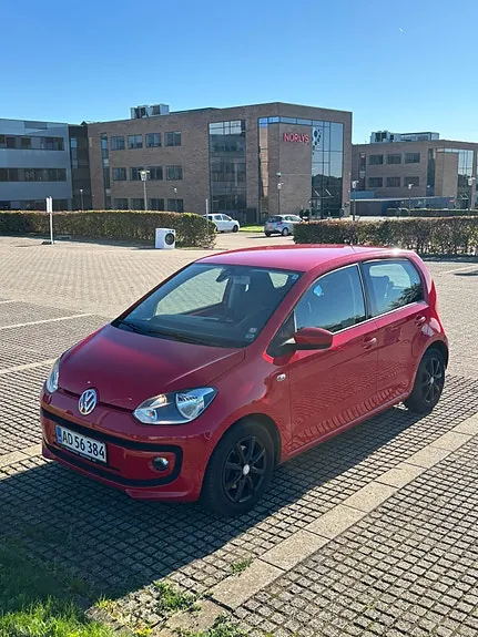 Volkswagen Up 2013 photo 2