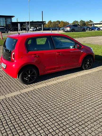 Volkswagen Up 2013 photo 4