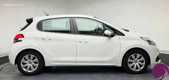 Peugeot 208 2016 photo 4